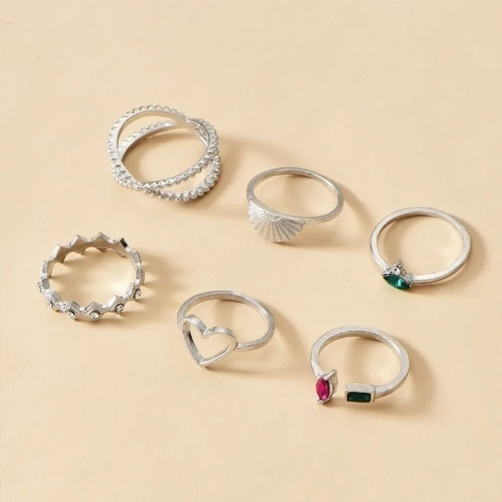 3/$30 🤍 Dainty Ring Set